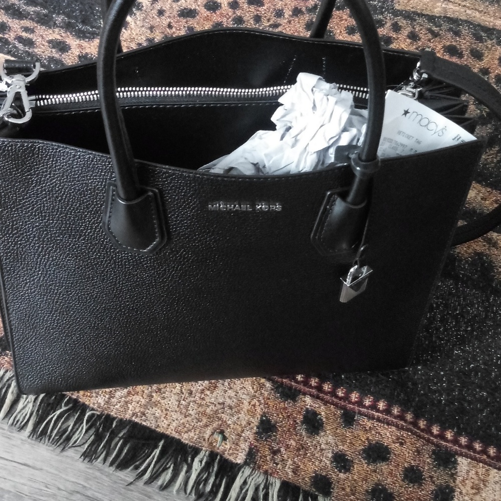 Michael kors purse - Picture 5 of 6